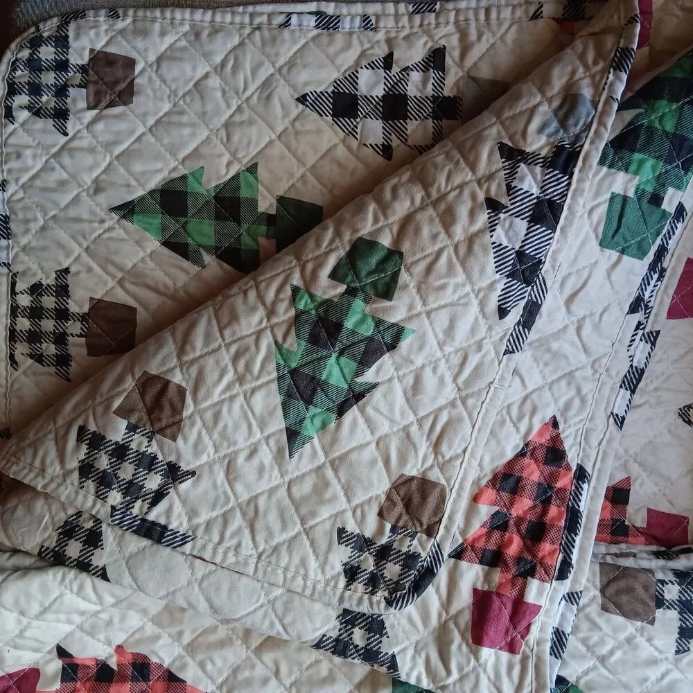Spirit Linen Christmas Tree King Quilt and Pillow Shams Buffalo Checks 92x106